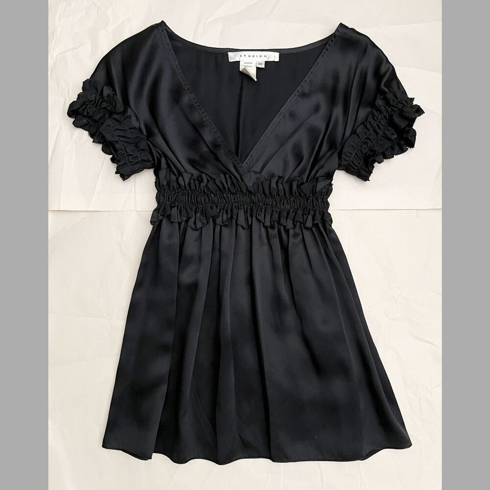 NWOT Studio M Black 100% Silk Top V-Neck Size XS